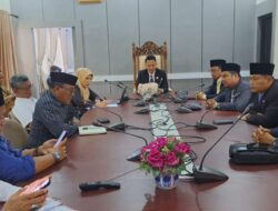 Komisi I DPRD Muaro Jambi Meminta Dinas PMD Untuk Beri Teguran Keras Terhadap Kades Kota Karang.