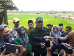 Bupati Batang Hari MFA Hadiri Sedekah Bubur di Desa Pasar Terusan