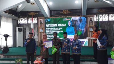 Ketua TP-PKK Batang Hari Serahkan Bantuan Korban Bencana, Wujud Kepedulian untuk Warga Terdampak