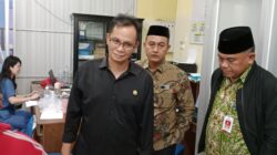 DPRD Jurjani Kunjungi Puluhan Siswa di Muaro Jambi Diduga Keracunan Massal Usai Santap MBG