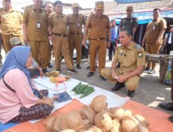 Harga Bahan Pokok Naik Jelang Ramadhan, Wakil Bupati Muaro Jambi Turun Langsung ke Pasar Sengeti