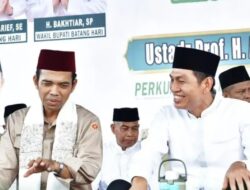 Bupati Batang Hari hadiri tabligh akbar ustadz Abdul Somad di Desa Terusan